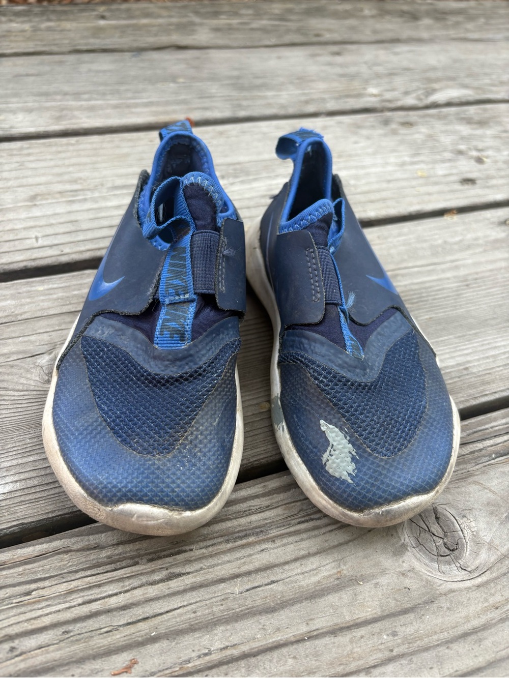 Nike Kids Slip-On Sneakers in Navy and Light Blue